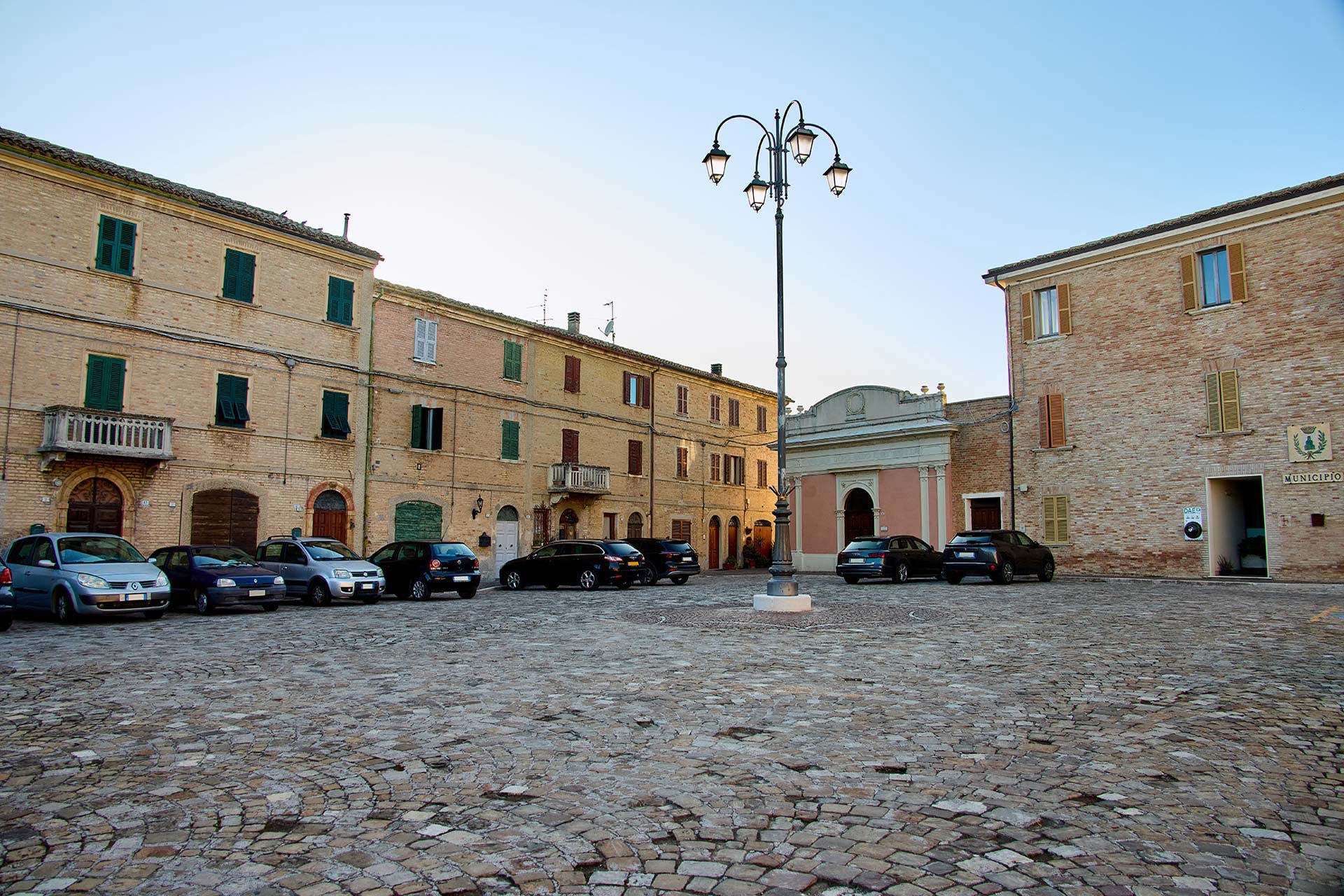 Piazza Italia - Palazzo Marfori - Teatro Comunale